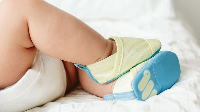 Компания Woolybubs предлагает буквально растворять детские ботиночки, когда ребенок из них вырастает. Фото: dezeen